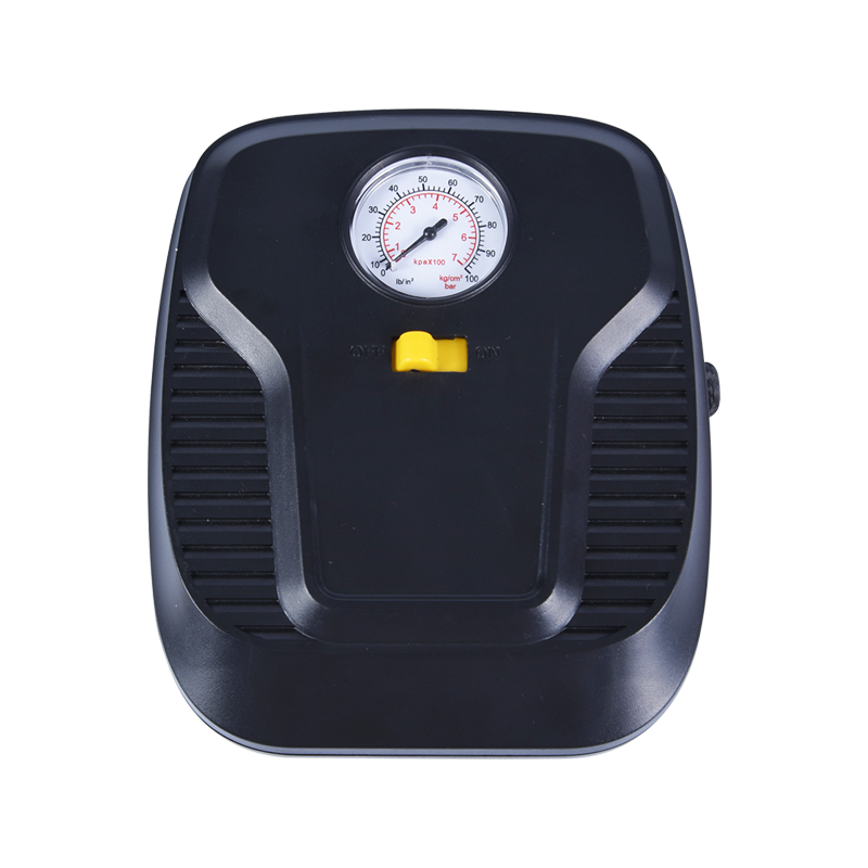 La pompa dell'aria del veicolo HC626 può essere utilizzata per gonfiare auto, pallacanestri, biciclette